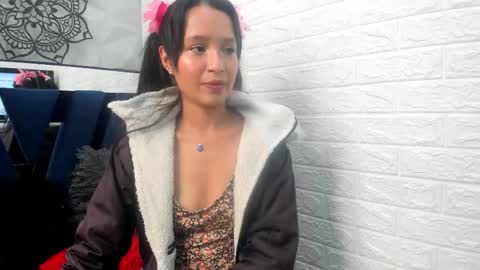 shanel_white stream preview