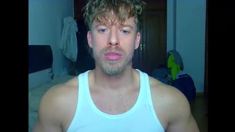 shirtless_dj stream preview