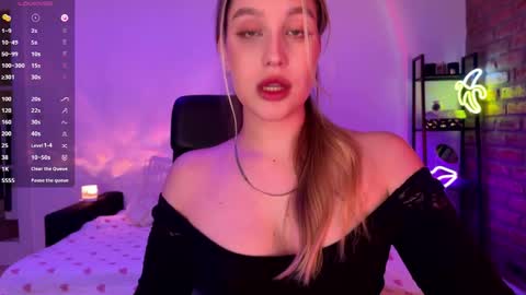shy_bee stream preview