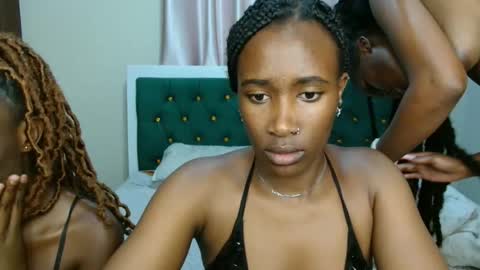 slippery_sassie stream preview