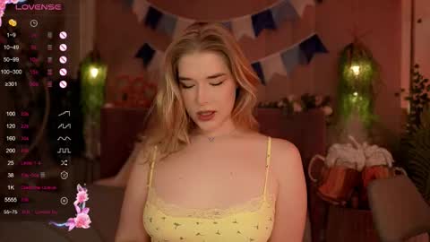 smiley_mia_ stream preview