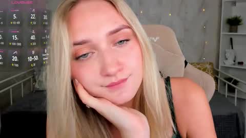 sofiaa__adams stream preview