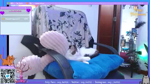 sweet_bluee stream preview