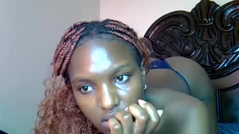 sweet_strawberina stream preview