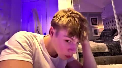 thickny0ung stream preview