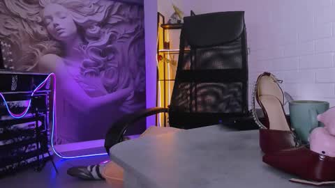 tinadavil stream preview