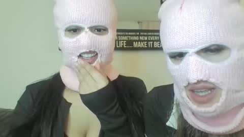 twogirlls stream preview