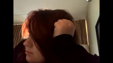 usefulhole live stream
