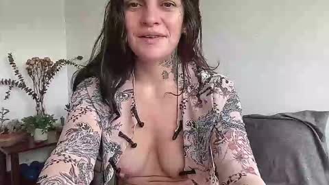 valeriees_ stream preview