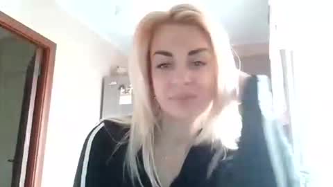 velour_kiss stream preview