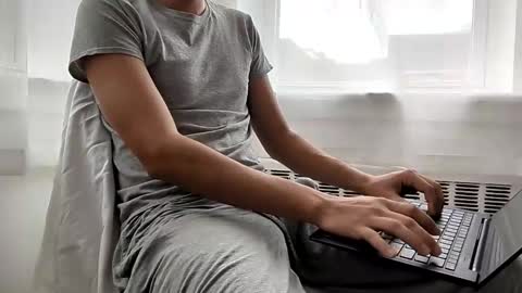 velvet_dominant stream preview