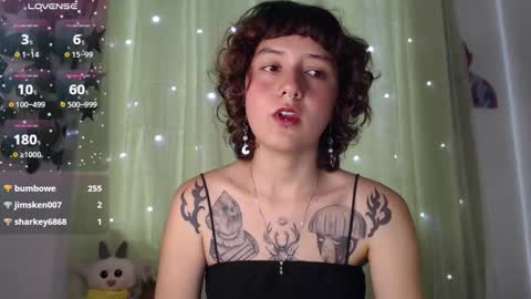 violet_bluee stream preview