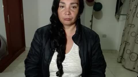vivian_milf_paint live stream