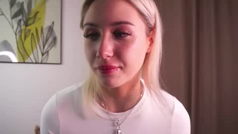 wymonelly stream preview