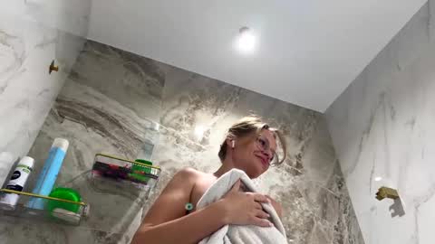 yes_mommy_zlata live stream