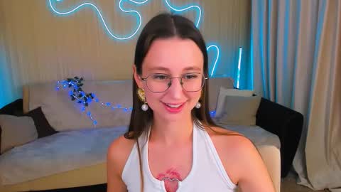 yourlovelystoryy stream preview