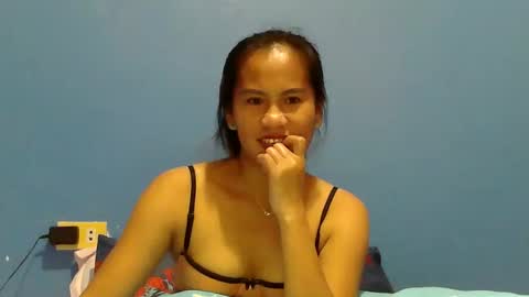 yourmorenagirl69 stream preview