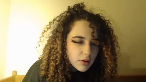 yusraxdamian stream preview