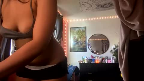 z0mb1eg1rl stream preview